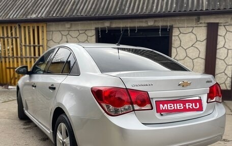 Chevrolet Cruze II, 2009 год, 650 000 рублей, 4 фотография