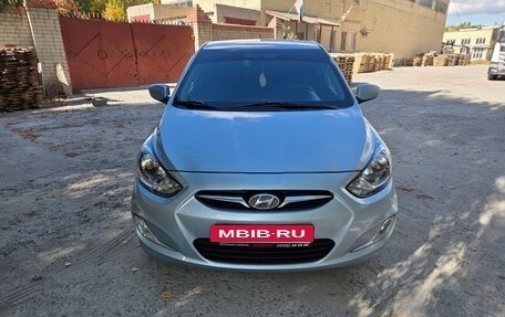 Hyundai Solaris II рестайлинг, 2011 год, 760 000 рублей, 7 фотография