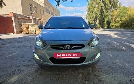 Hyundai Solaris II рестайлинг, 2011 год, 760 000 рублей, 4 фотография