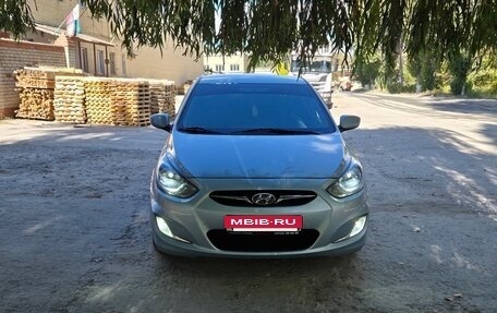 Hyundai Solaris II рестайлинг, 2011 год, 760 000 рублей, 5 фотография