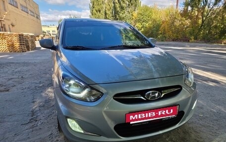 Hyundai Solaris II рестайлинг, 2011 год, 760 000 рублей, 3 фотография