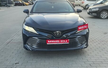Toyota Camry, 2018 год, 3 150 000 рублей, 1 фотография
