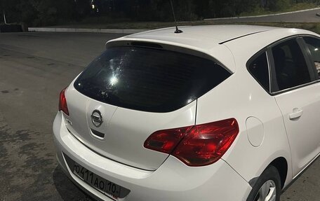 Opel Astra J, 2011 год, 550 000 рублей, 4 фотография