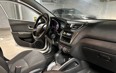 KIA Rio III рестайлинг, 2013 год, 890 000 рублей, 16 фотография