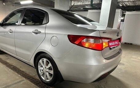 KIA Rio III рестайлинг, 2013 год, 890 000 рублей, 10 фотография