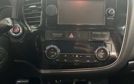 Mitsubishi Outlander III рестайлинг 3, 2012 год, 1 040 000 рублей, 9 фотография