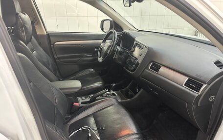 Mitsubishi Outlander III рестайлинг 3, 2012 год, 1 040 000 рублей, 11 фотография