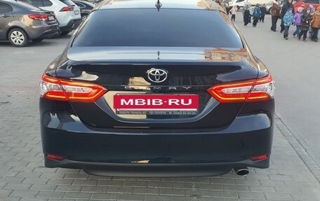 Toyota Camry, 2018 год, 3 150 000 рублей, 2 фотография