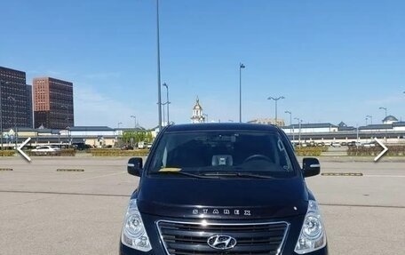 Hyundai H-1 II рестайлинг, 2018 год, 3 000 000 рублей, 2 фотография