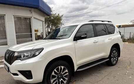 Toyota Land Cruiser Prado 150 рестайлинг 2, 2022 год, 7 499 000 рублей, 4 фотография