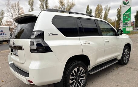 Toyota Land Cruiser Prado 150 рестайлинг 2, 2022 год, 7 499 000 рублей, 7 фотография