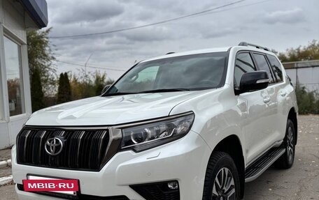 Toyota Land Cruiser Prado 150 рестайлинг 2, 2022 год, 7 499 000 рублей, 3 фотография