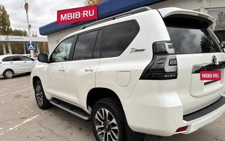 Toyota Land Cruiser Prado 150 рестайлинг 2, 2022 год, 7 499 000 рублей, 5 фотография