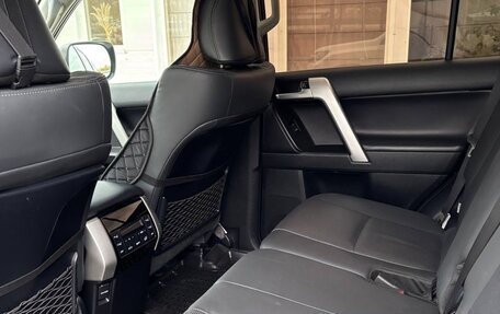 Toyota Land Cruiser Prado 150 рестайлинг 2, 2022 год, 7 499 000 рублей, 14 фотография