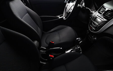 Hyundai Solaris II рестайлинг, 2013 год, 749 000 рублей, 17 фотография