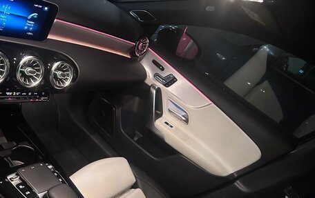 Mercedes-Benz A-Класс, 2019 год, 3 700 000 рублей, 10 фотография