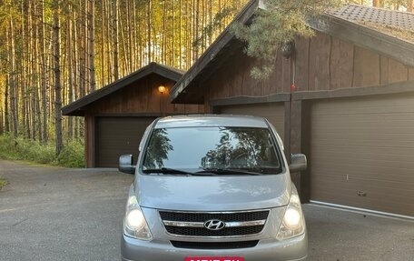 Hyundai Grand Starex Grand Starex I рестайлинг 2, 2011 год, 1 480 000 рублей, 1 фотография