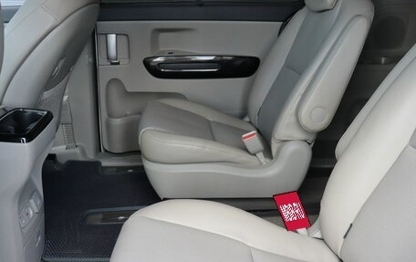 KIA Carnival III, 2016 год, 2 499 000 рублей, 18 фотография