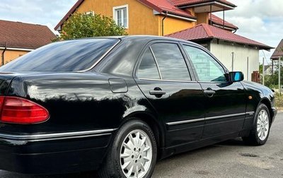 Mercedes-Benz E-Класс, 1995 год, 520 000 рублей, 1 фотография