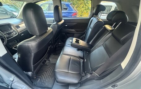 Mitsubishi Outlander III рестайлинг 3, 2018 год, 1 775 000 рублей, 6 фотография