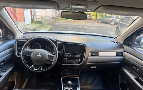 Mitsubishi Outlander III рестайлинг 3, 2018 год, 1 775 000 рублей, 7 фотография