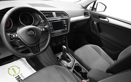 Volkswagen Tiguan II, 2019 год, 2 445 000 рублей, 8 фотография