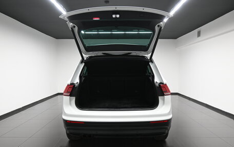 Volkswagen Tiguan II, 2019 год, 2 445 000 рублей, 7 фотография