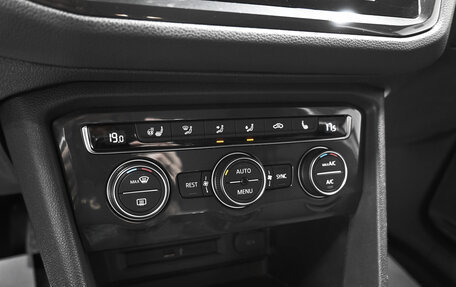 Volkswagen Tiguan II, 2019 год, 2 445 000 рублей, 19 фотография