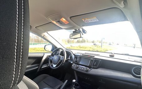 Toyota RAV4, 2018 год, 2 800 000 рублей, 6 фотография