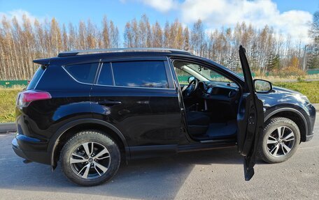 Toyota RAV4, 2018 год, 2 800 000 рублей, 11 фотография