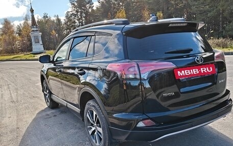 Toyota RAV4, 2018 год, 2 800 000 рублей, 12 фотография