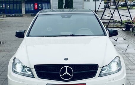 Mercedes-Benz C-Класс, 2011 год, 1 400 000 рублей, 1 фотография