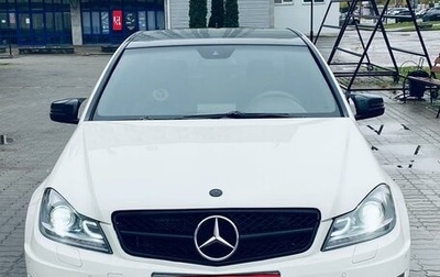 Mercedes-Benz C-Класс, 2011 год, 1 400 000 рублей, 1 фотография