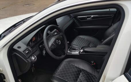 Mercedes-Benz C-Класс, 2011 год, 1 400 000 рублей, 21 фотография