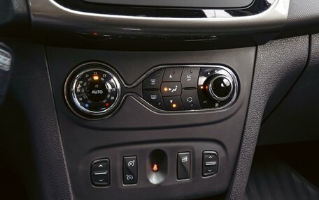 Renault Sandero II рестайлинг, 2015 год, 870 000 рублей, 12 фотография