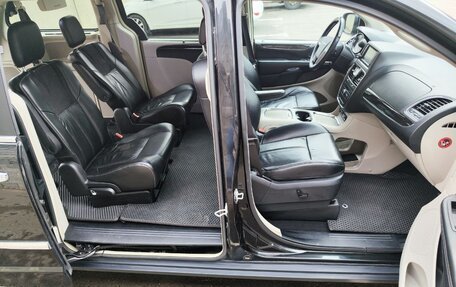 Chrysler Voyager IV, 2015 год, 2 400 000 рублей, 9 фотография