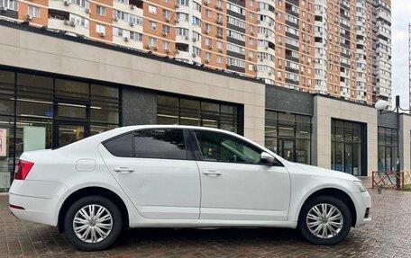 Skoda Octavia, 2017 год, 800 000 рублей, 4 фотография