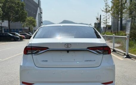 Toyota Corolla, 2021 год, 1 350 000 рублей, 5 фотография