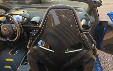 Lamborghini Huracán, 2022 год, 31 990 000 рублей, 14 фотография