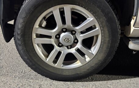 Toyota Land Cruiser Prado 150 рестайлинг 2, 2010 год, 2 800 000 рублей, 14 фотография