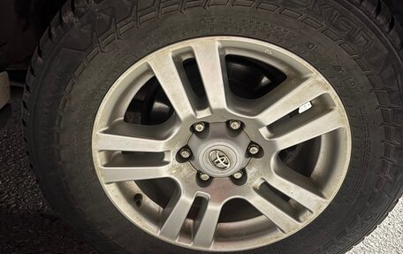 Toyota Land Cruiser Prado 150 рестайлинг 2, 2010 год, 2 800 000 рублей, 11 фотография