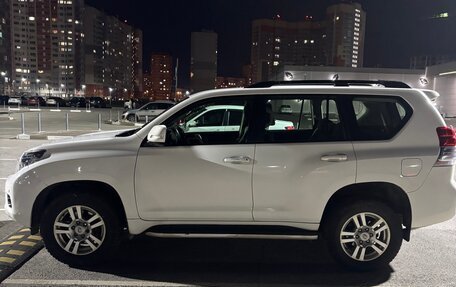 Toyota Land Cruiser Prado 150 рестайлинг 2, 2010 год, 2 800 000 рублей, 3 фотография