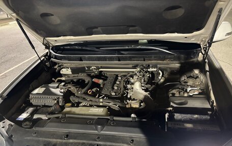 Toyota Land Cruiser Prado 150 рестайлинг 2, 2010 год, 2 800 000 рублей, 26 фотография