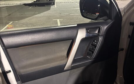 Toyota Land Cruiser Prado 150 рестайлинг 2, 2010 год, 2 800 000 рублей, 27 фотография