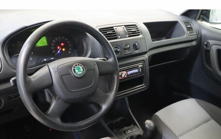 Skoda Fabia II, 2011 год, 490 000 рублей, 6 фотография