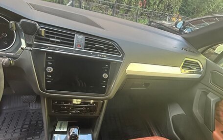 Volkswagen Tiguan II, 2021 год, 3 600 000 рублей, 10 фотография