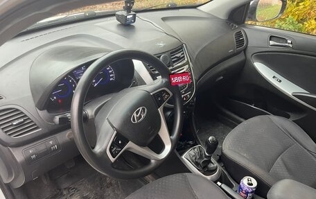 Hyundai Solaris II рестайлинг, 2013 год, 490 000 рублей, 16 фотография