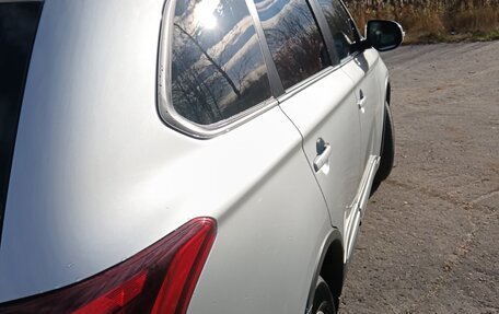 Mitsubishi Outlander III рестайлинг 3, 2019 год, 2 350 000 рублей, 5 фотография