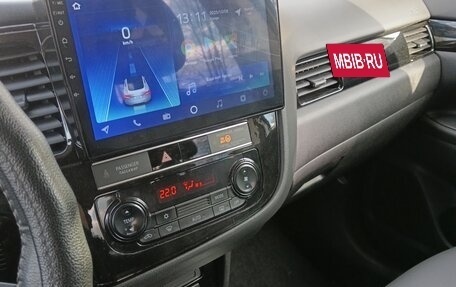 Mitsubishi Outlander III рестайлинг 3, 2019 год, 2 350 000 рублей, 8 фотография