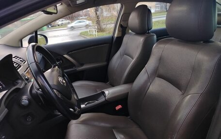 Toyota Avensis III рестайлинг, 2012 год, 1 450 000 рублей, 13 фотография